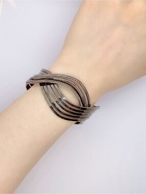Women’s Wave Layered Bracelet - Gunmetal